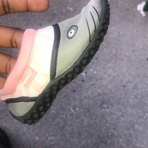 Water shoes size 8 for girls